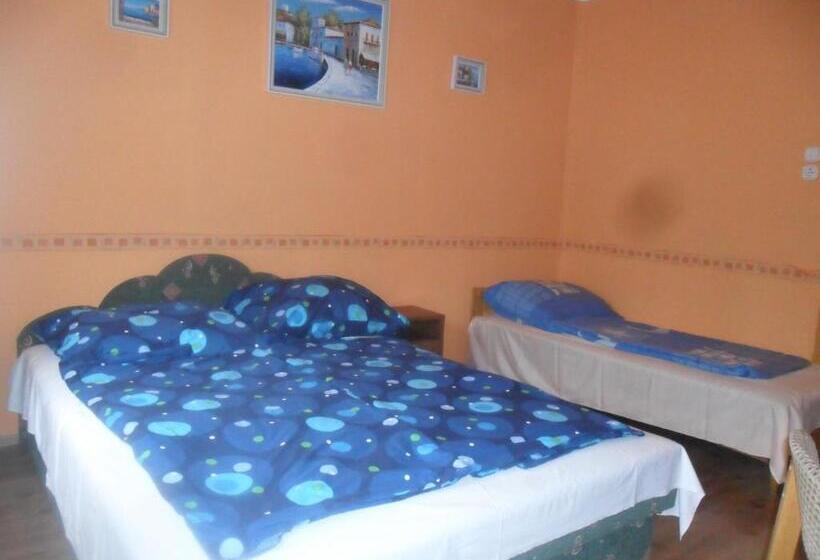 إستوديو قياسى, Emese Apartman