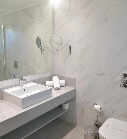 Estudi Deluxe, Emerald