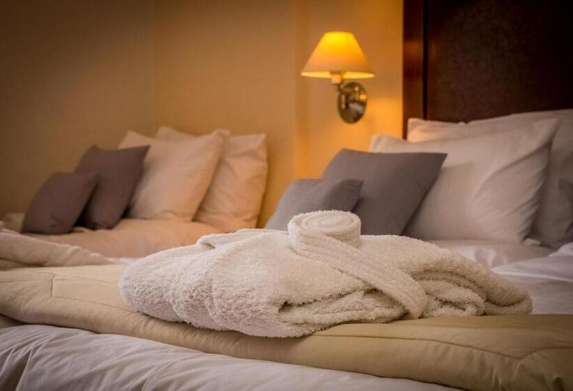 스탠다드 트리플 룸, Apollo Resort Art