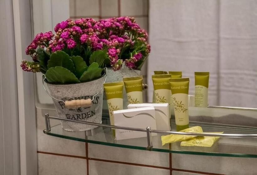 스탠다드 트리플 룸, Apollo Resort Art