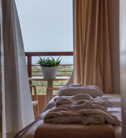 غرفة قياسية ثلاثية, Apollo Resort Art