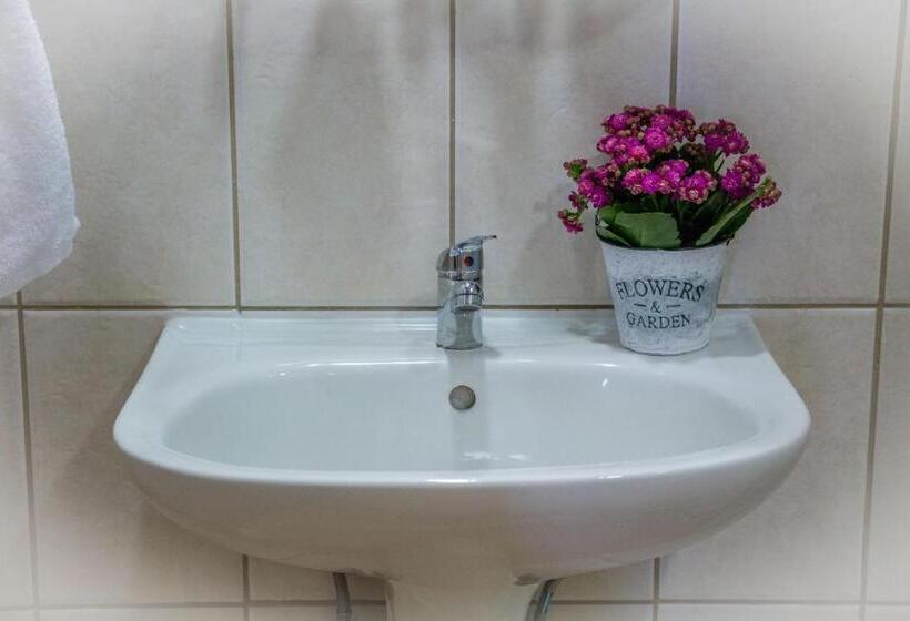 스위트, Apollo Resort Art