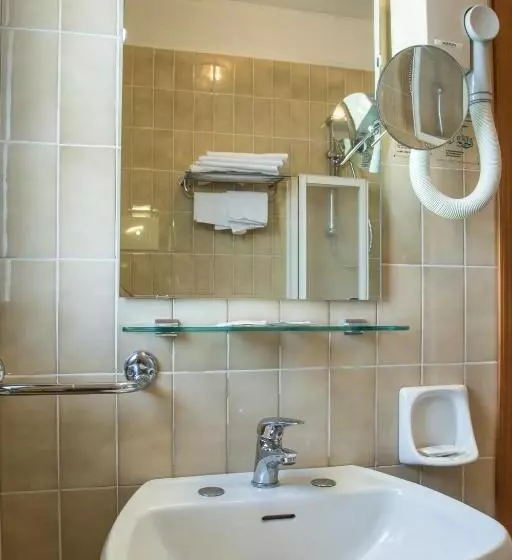 Standard Yhden Hengen Huone, Genzianella