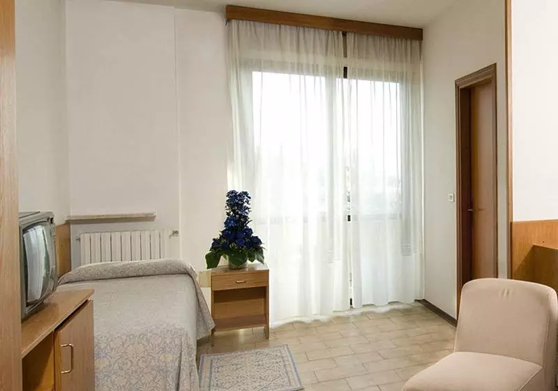 Standard Yhden Hengen Huone, Genzianella
