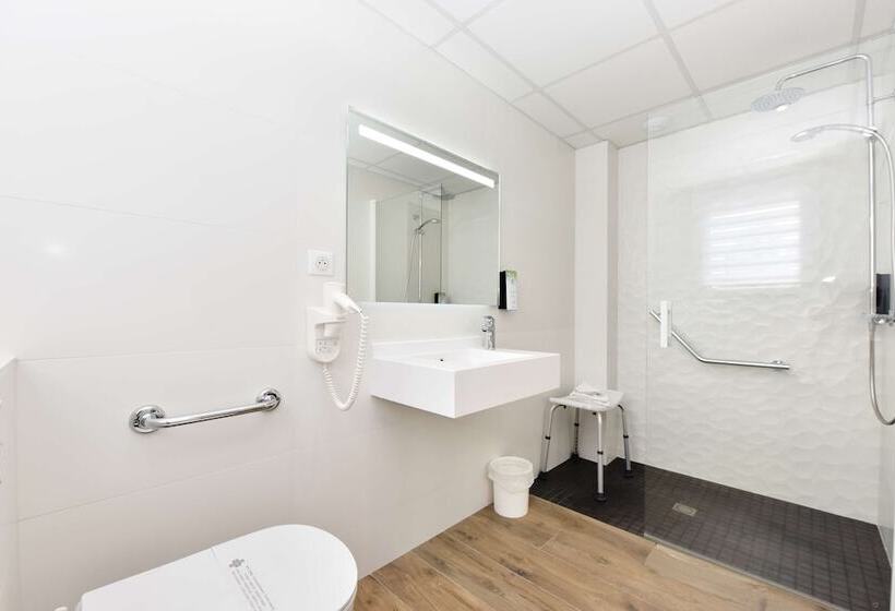 标准三人间, Hôtel Kyriad La Rochelle Centre Ville