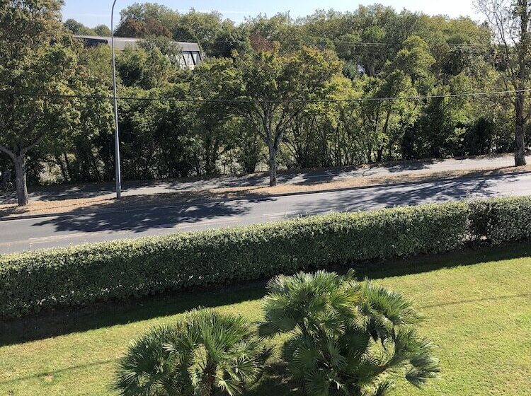 Номер Стандарт Трехместный, Hôtel Kyriad La Rochelle Centre Ville