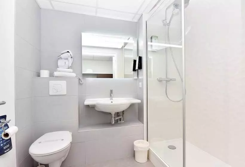 اتاق استاندارد چهار تخته, Hôtel Kyriad La Rochelle Centre Ville