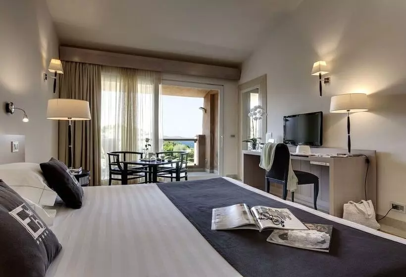 اتاق سه نفره سوپریور با چشمانداز دریا, L'Ea Bianca Luxury Resort