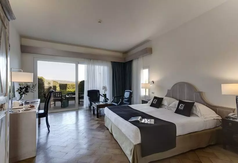 اتاق سه نفره دلوکس با چشمانداز دریا, L'Ea Bianca Luxury Resort