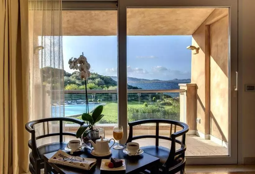 اتاق سوپریور با چشمانداز دریا, L'Ea Bianca Luxury Resort