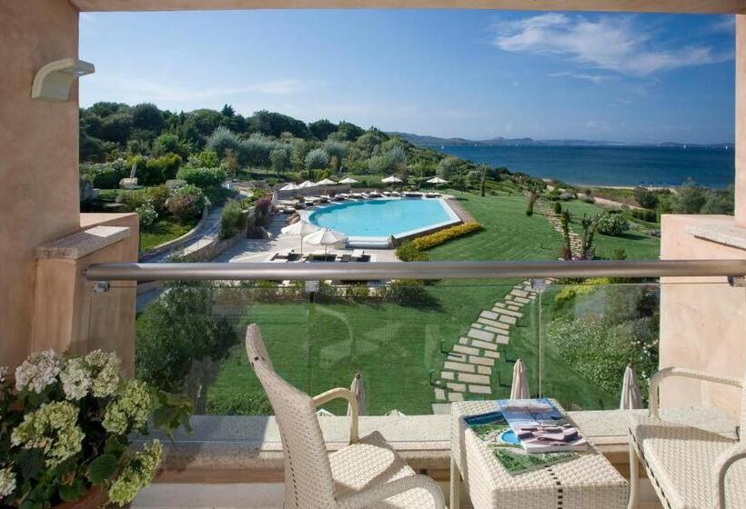 غرفة سوبيريور مطلّة علي البحر, L'Ea Bianca Luxury Resort