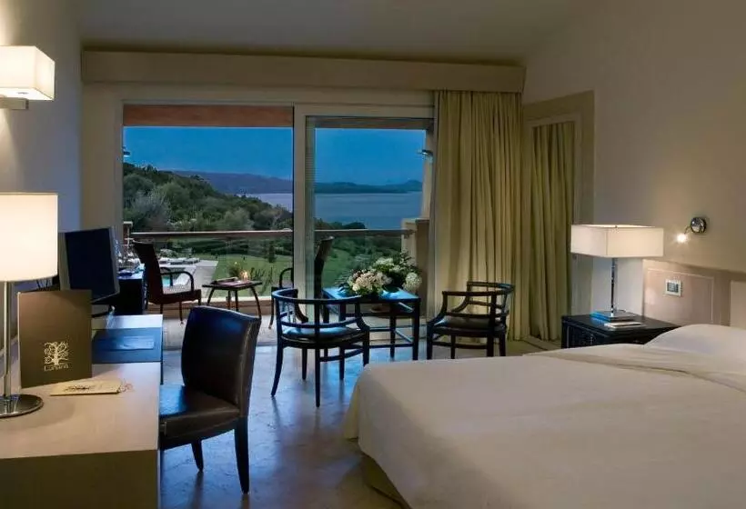 اتاق لوکس با چشمانداز دریا, L'Ea Bianca Luxury Resort