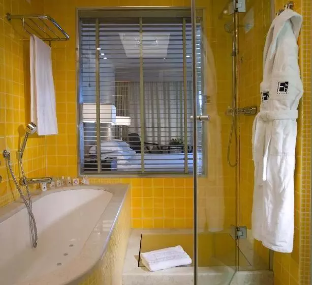 اتاق لوکس با چشمانداز دریا, L'Ea Bianca Luxury Resort