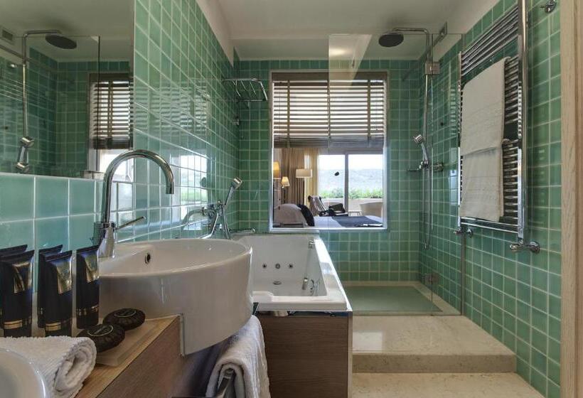 חדר דלוקס לשלושה עם נו לים, L'Ea Bianca Luxury Resort