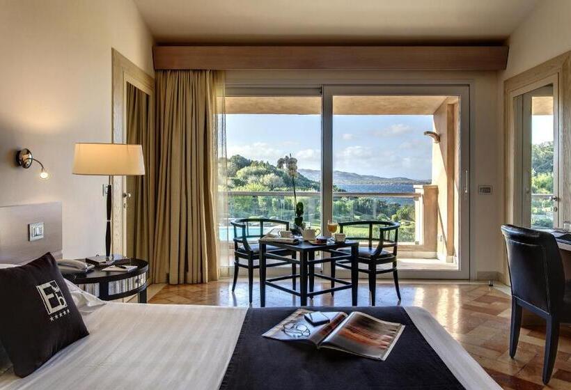 غرفة سوبيريور ثلاثية مطلّة علي البحر, L'Ea Bianca Luxury Resort