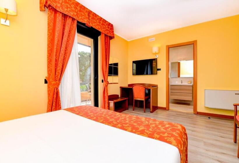 Номер Стандарт, Lido International