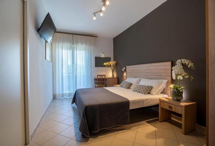 חדר סטנדרט, Mocambo