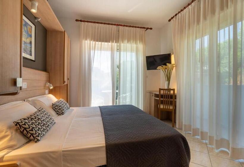 חדר סופריור לשלושה, Mocambo