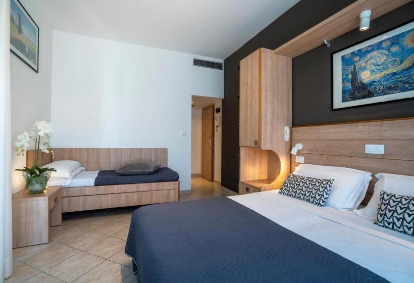 חדר סופריור לשלושה, Mocambo