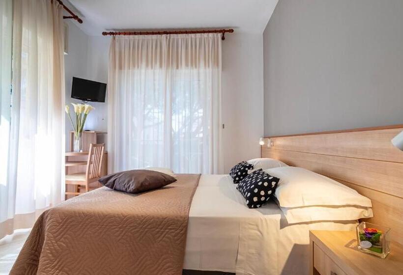 חדר סטנדרט מותאם לאדם עם מוגבלויות, Mocambo