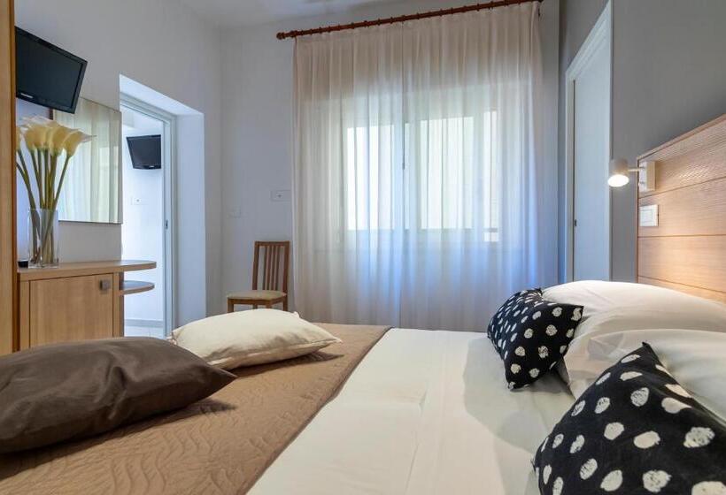 חיבור הדירה עם חדר שינה אחד, Mocambo