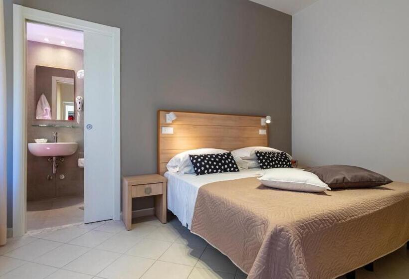 חיבור הדירה עם חדר שינה אחד, Mocambo