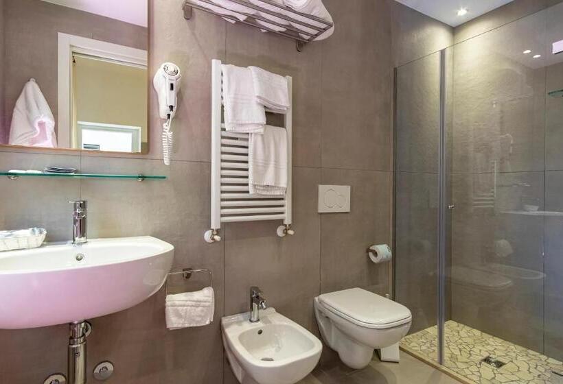 חיבור הדירה עם חדר שינה אחד, Mocambo