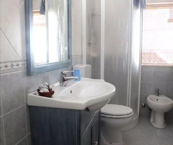 استودیوی سوپریور, Residence La Villetta