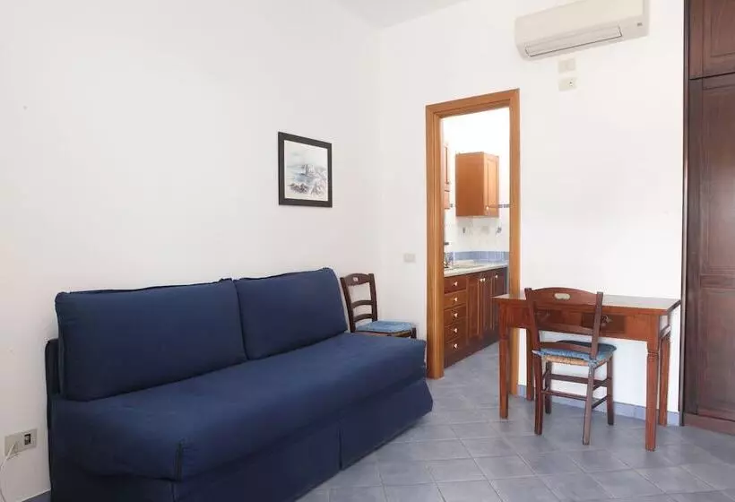 استودیوی سوپریور, Residence La Villetta