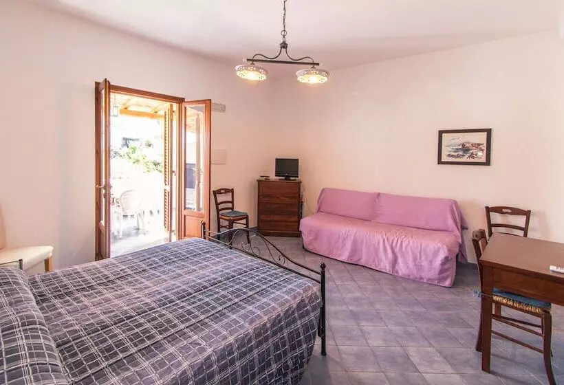 استودیوی سوپریور, Residence La Villetta