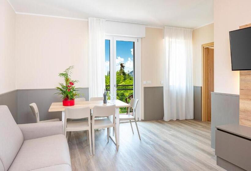 2 Bedrooms Apartment Lake View, Residenza Panorama