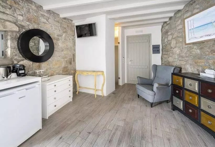 سوییت جونیور با چشم‌انداز دریا, Greco Philia Hotel Boutique