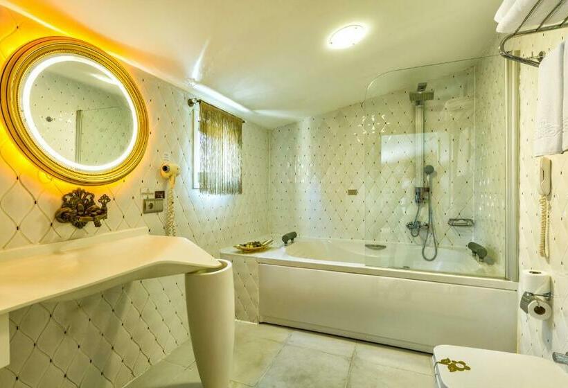 سوئیت با وان آب گرم, Sultania Boutique Class