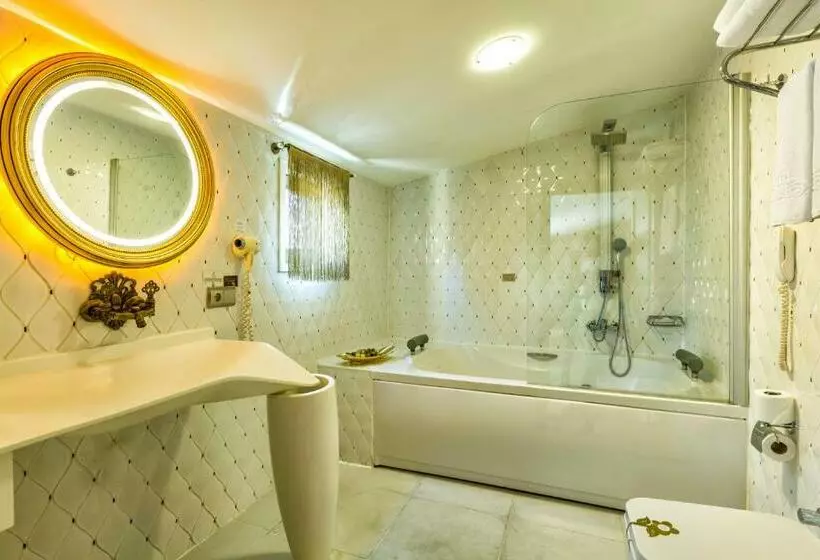 Suite with Hot Tub, Sultania Boutique Class