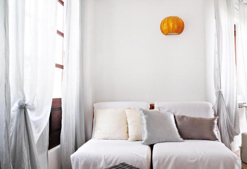 スタンダードルーム, Uma Casa A Beira Sol