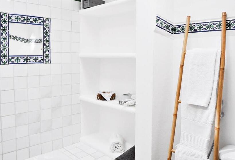 クラシックスイート, Uma Casa A Beira Sol