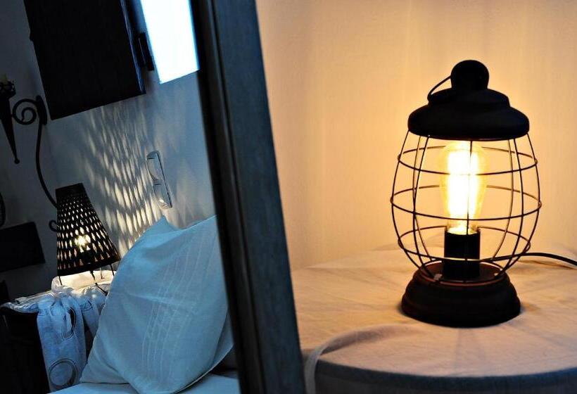 クラシックスイート, Uma Casa A Beira Sol