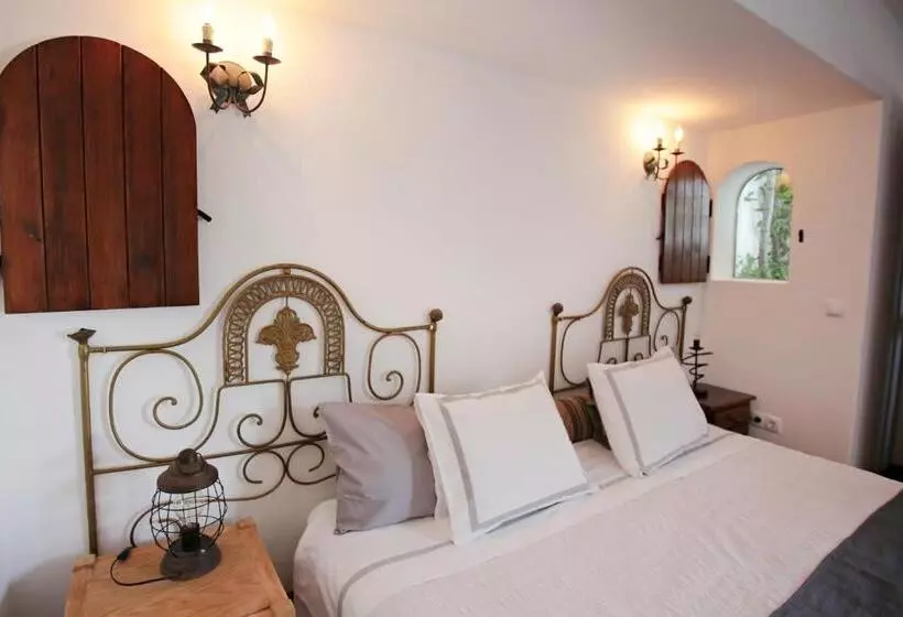 Classic-sviitti, Uma Casa A Beira Sol