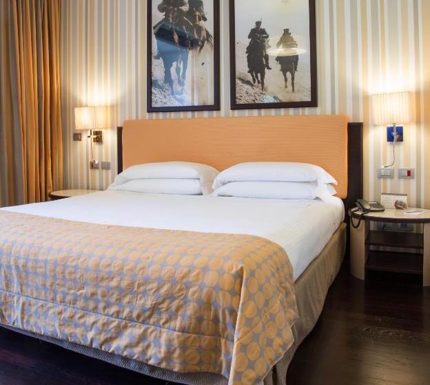 سوییت جونیور, Unahotels Varese