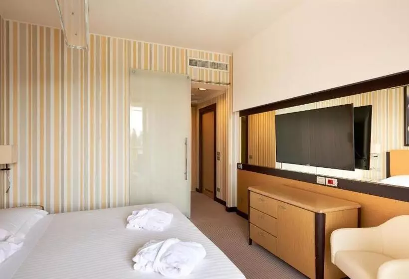 اتاق لوکس, Unahotels Varese