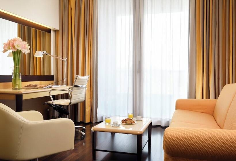 سوییت جونیور, Unahotels Varese