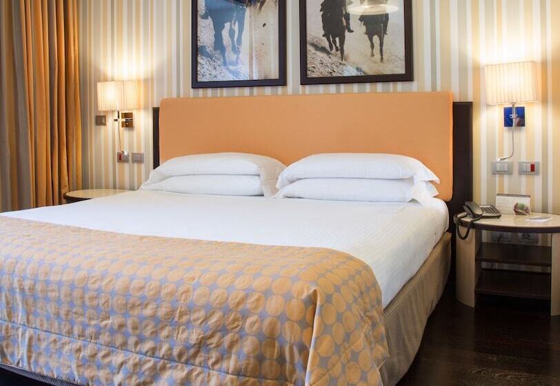 سوییت جونیور, Unahotels Varese