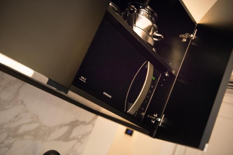 استودیوی لوکس, Verona House Apart