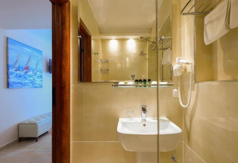 חדר סטנדרט לשלושה, Secret Paradise Hotel & Spa