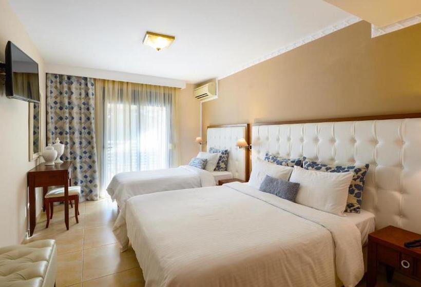 חדר סטנדרט לשלושה, Secret Paradise Hotel & Spa