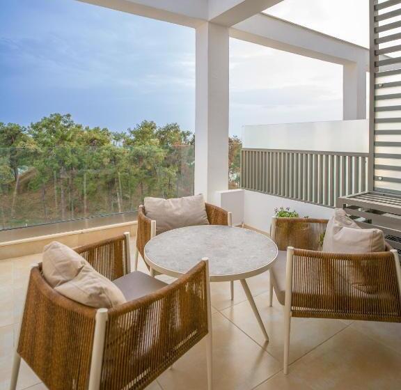 סוויטת אקזקיוטיב נוף לים, Secret Paradise Hotel & Spa