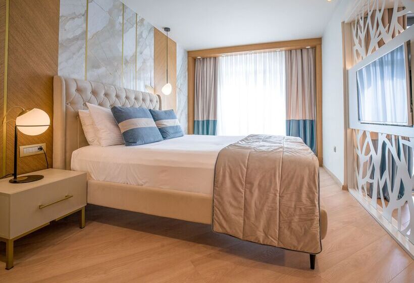 סוויטת אקזקיוטיב נוף לים, Secret Paradise Hotel & Spa