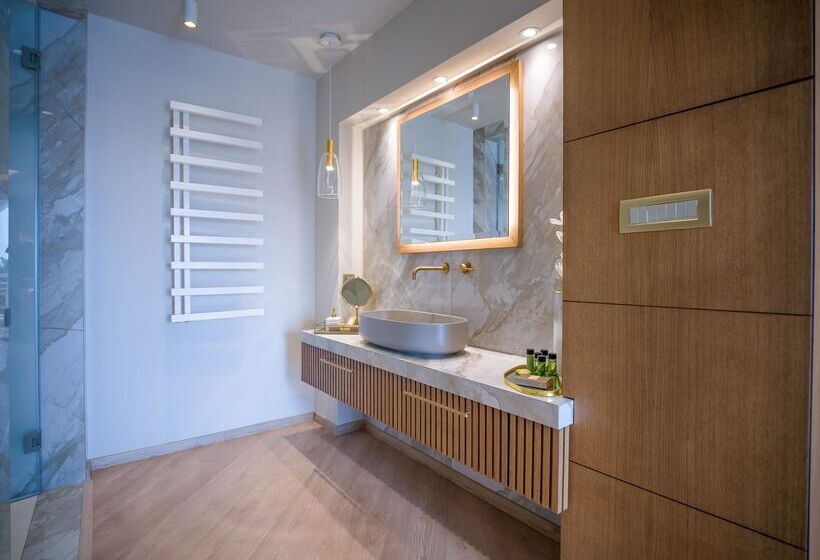 סוויטת אקזקיוטיב נוף לים, Secret Paradise Hotel & Spa