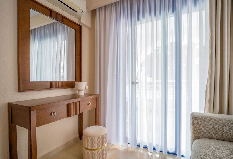 חדר משפחתי, Secret Paradise Hotel & Spa