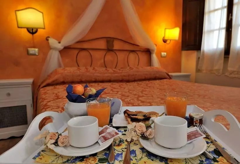 اتاق کلاسیک سه تخته, Agrihotel Il Palagetto